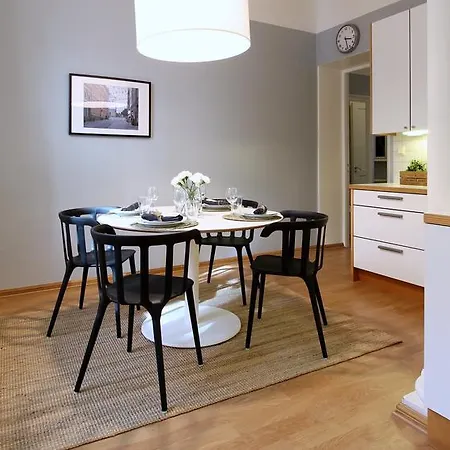 3 In - Itainen Teatterikuja 1 Helsinki